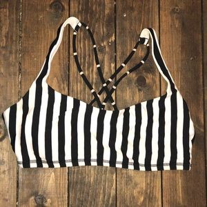 Lululemon strapping sports bra